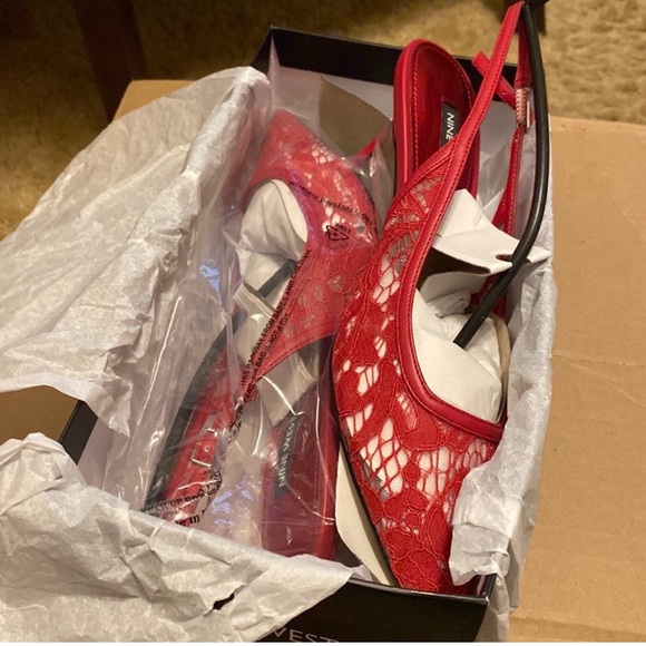 ๐ NINE WEST ARENA HOLIDAY SLINGBACK FLORAL PUMPS RED LACE SZ 9 SO GORGEOUS โ๐ป๐๐ ๐ - Picture 5 of 7